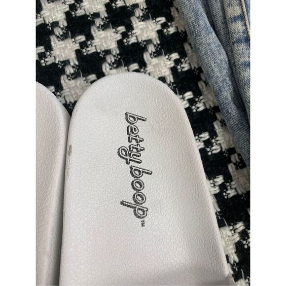 Iridescent Pink Betty Boop Slides - Picture 3 of 5